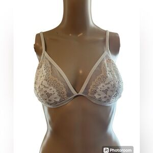 Victoria’s Secret Lace Bra Large